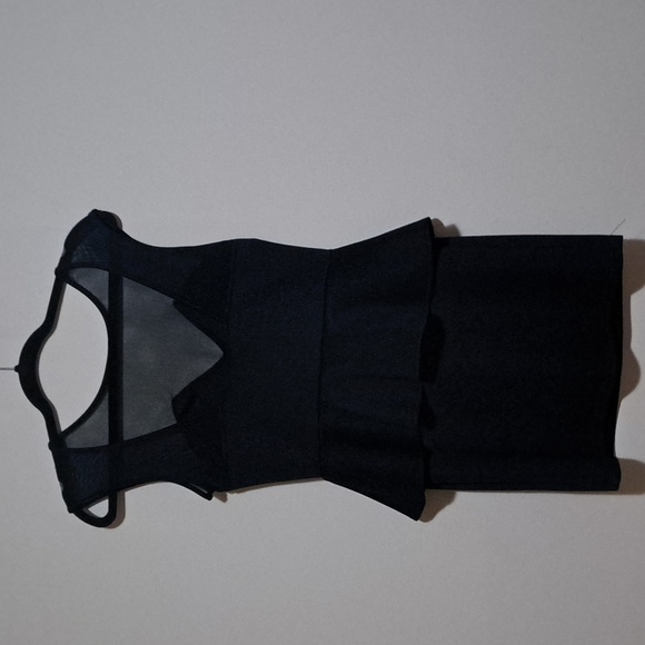 💣Simple Classic Blk dress With sheer neckline Definitely mini perfect 4 events - Picture 6 of 7